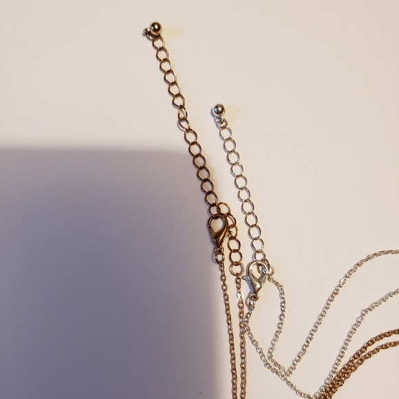 🌻 2 Necklaces - Picture 3 of 4